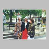 104-1103 Heimattreffen 1994 in Seesen. Hildegard Bischoff, Marianne Klein und Lotte Lange.jpg